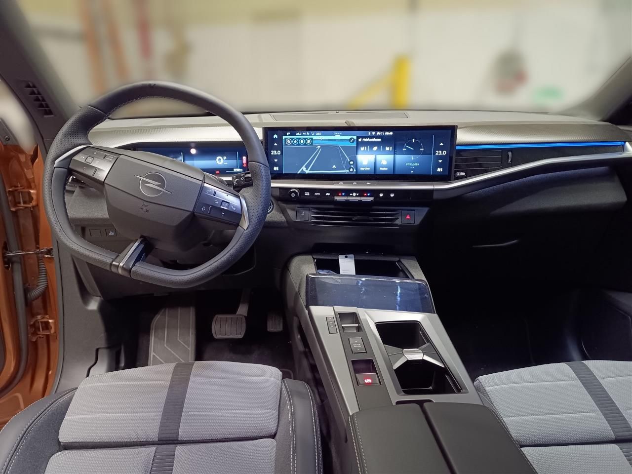 Fahrzeugabbildung Opel Grandland ElektrikGS 157KW