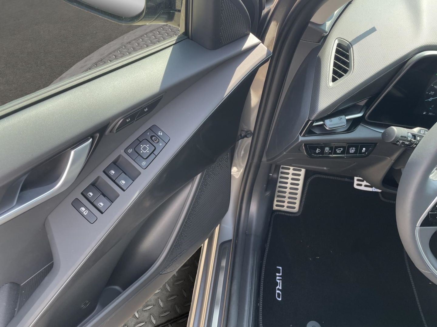 Fahrzeugabbildung Kia Niro Hybrid Spirit Sitzkühlung Kamera Tempomat