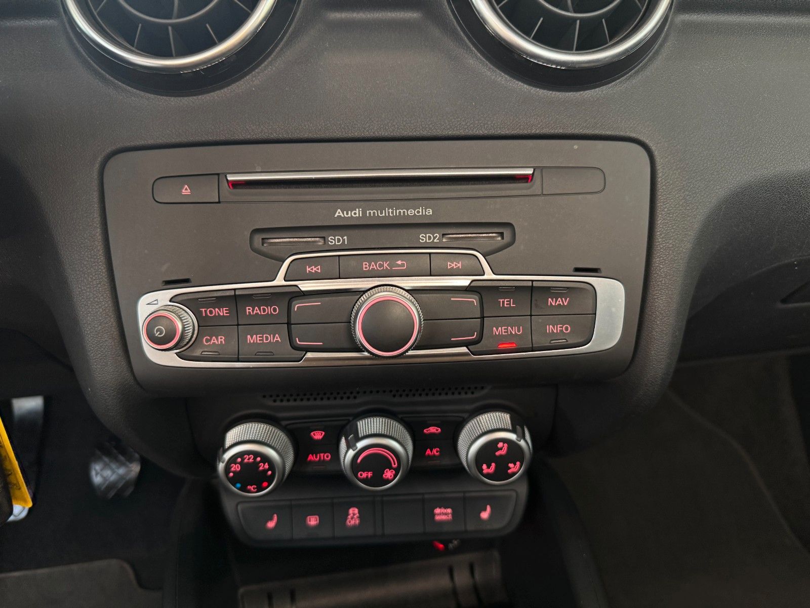 Fahrzeugabbildung Audi A1 1.4 TFSI sport   "Klimaautomatik Sitzheizung"