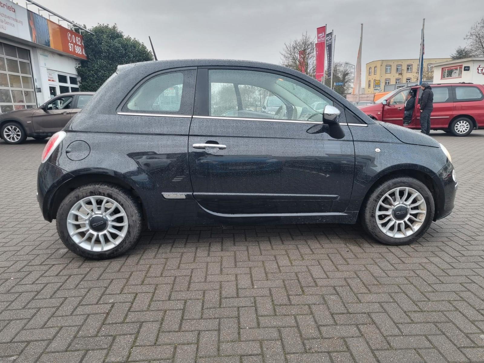 Fiat 500 KLIMA/LEDER/PDC nur 84000km !!!!!!!