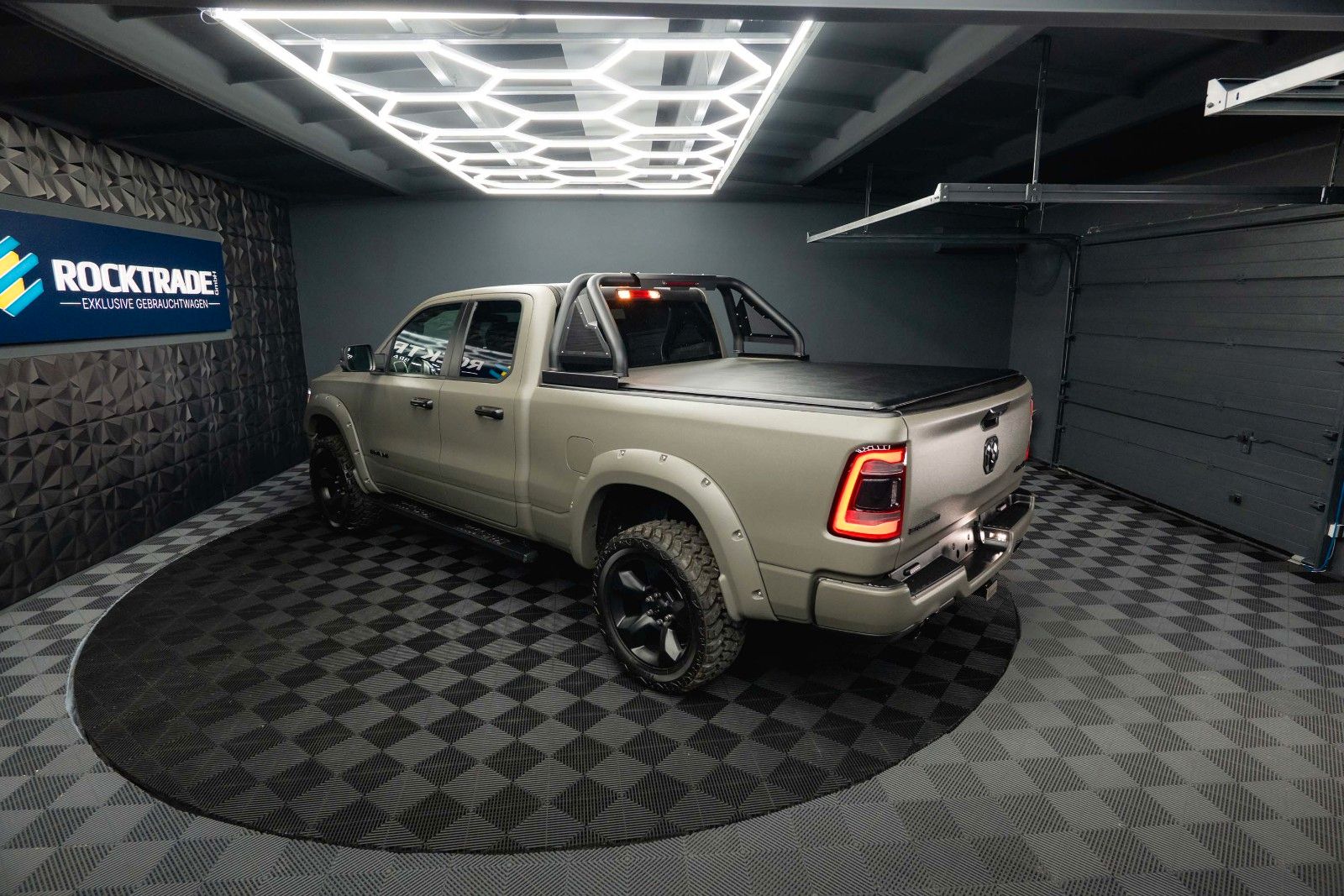 Fahrzeugabbildung Dodge RAM 5.7 V8 HEMI 4x4 OFFROAD LONGBED RAPTOR Style
