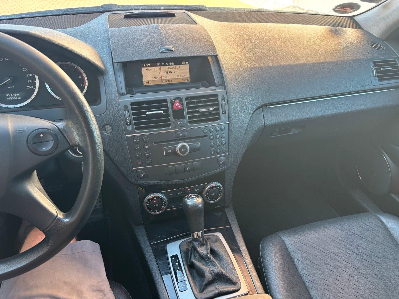 Mercedes-Benz C220 2008 — photo 12