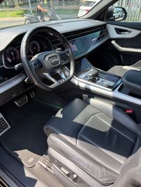 Audi Q8 - 11