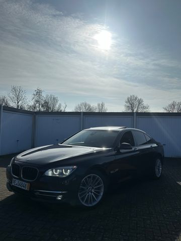 BMW 730d xDrive Softclouse/Rückfahrkamera/HEADup/