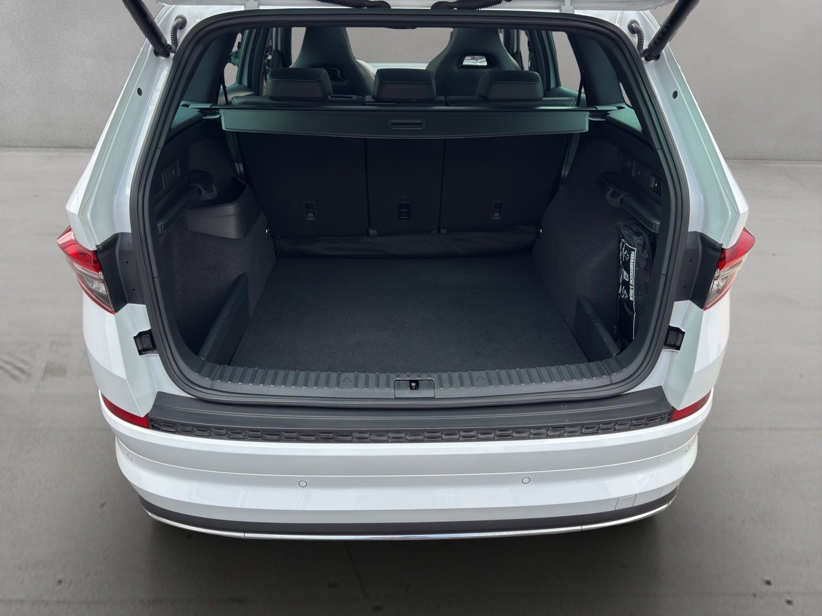 Fahrzeugabbildung SKODA Kodiaq 2.0 TDI Sportline 4x4/PANO/AHK/KAMERA/ACC