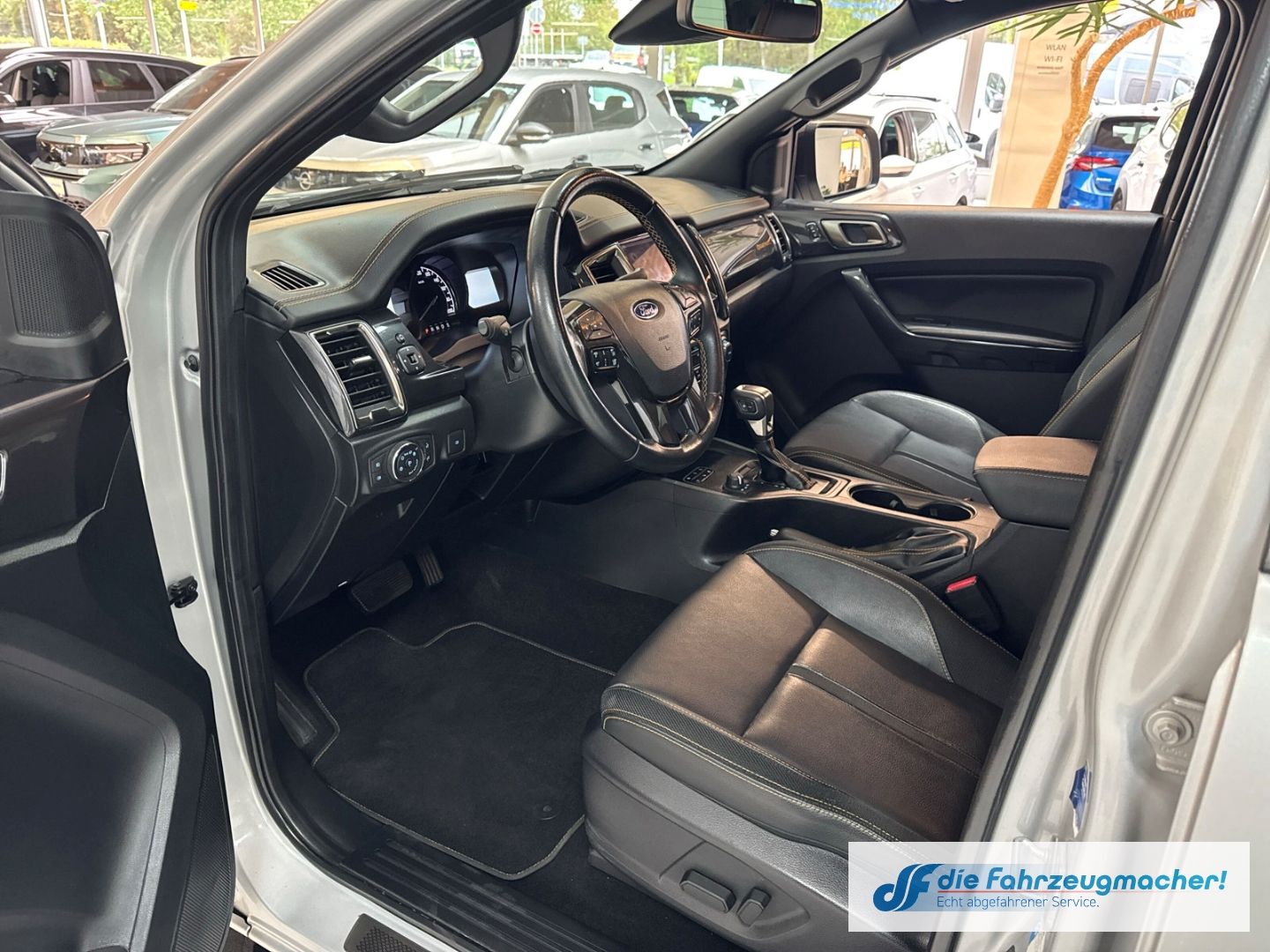Fahrzeugabbildung Ford Ranger Wildtrak DOKA 212PS 4x4 AHK Navi Leder LE