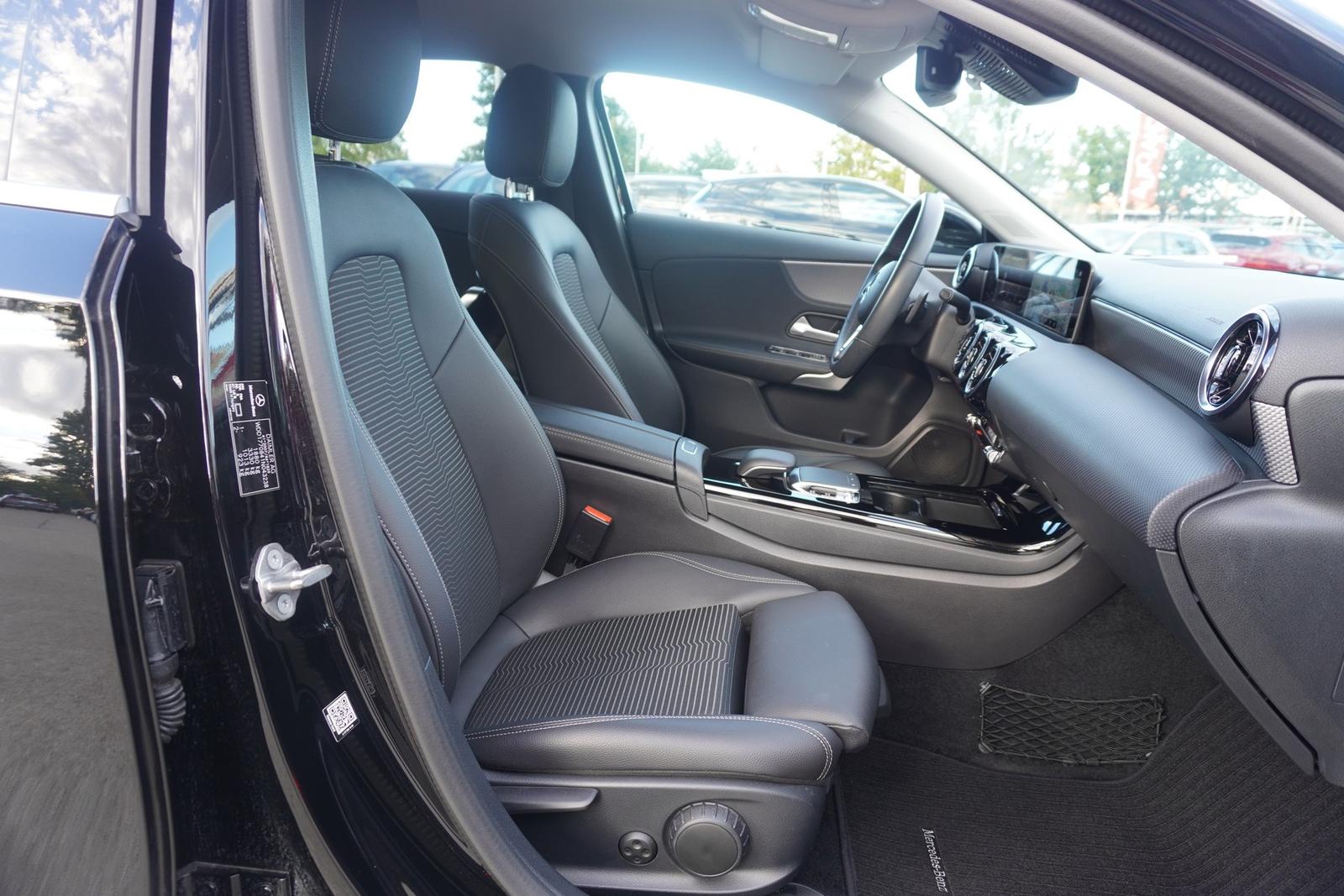 Mercedes-Benz A180 Progressive 7G-DCT LED Navi Kamera Tempomat