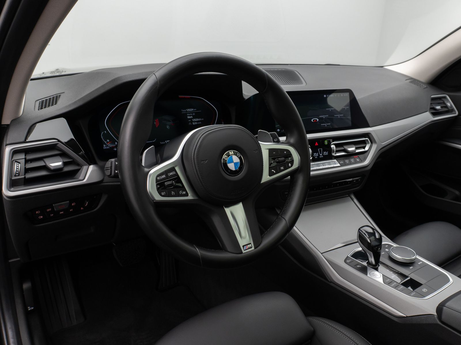 Fahrzeugabbildung BMW 320d Panorama Laser PDC HUD HiFi Komfort Alarm