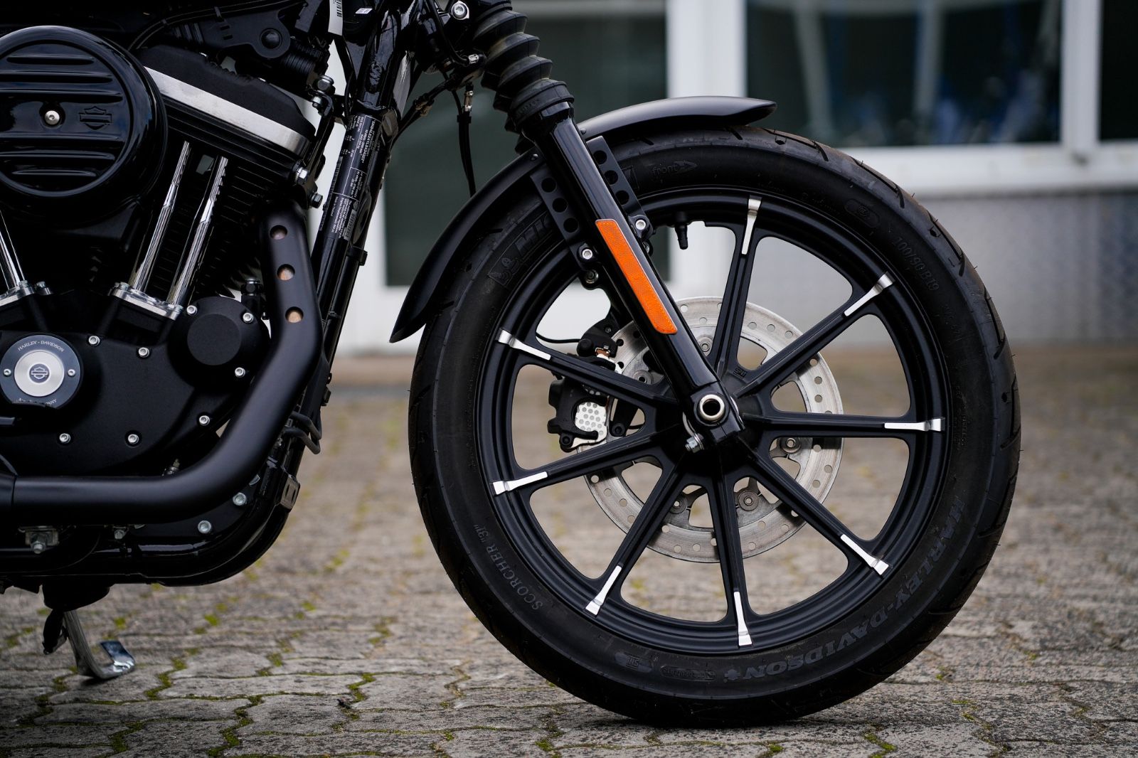 Fahrzeugabbildung Harley-Davidson XL883N - Iron - seltenes Neufahrzeug (Tageszul.)