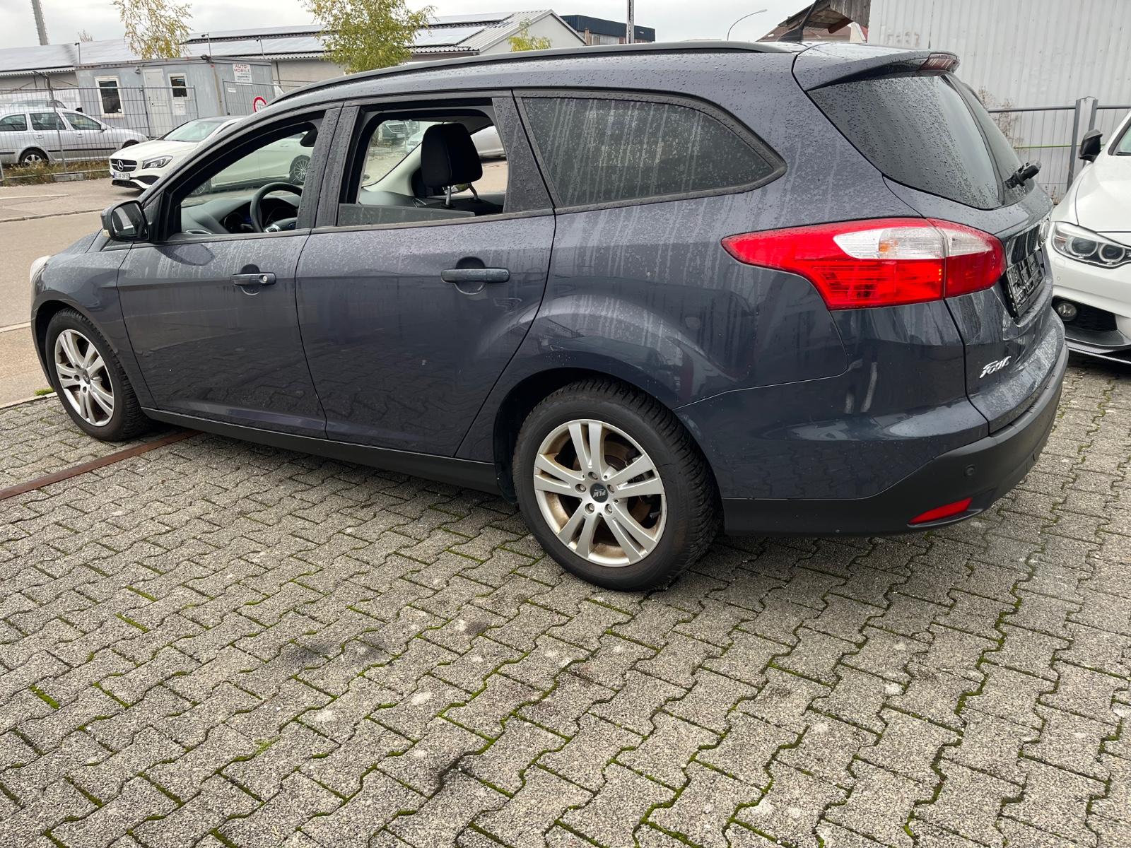 Ford Focus 2011 — photo 5