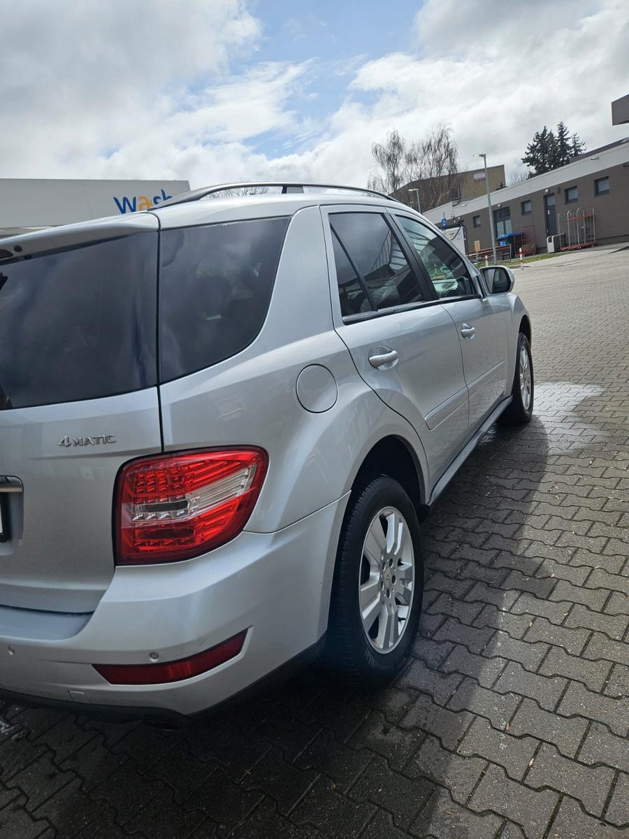 Mercedes-Benz ML 320