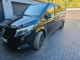 Mercedes-Benz Mercedes V-Klasse 250 Avantgarde - Mercedes-Benz E 250: Van