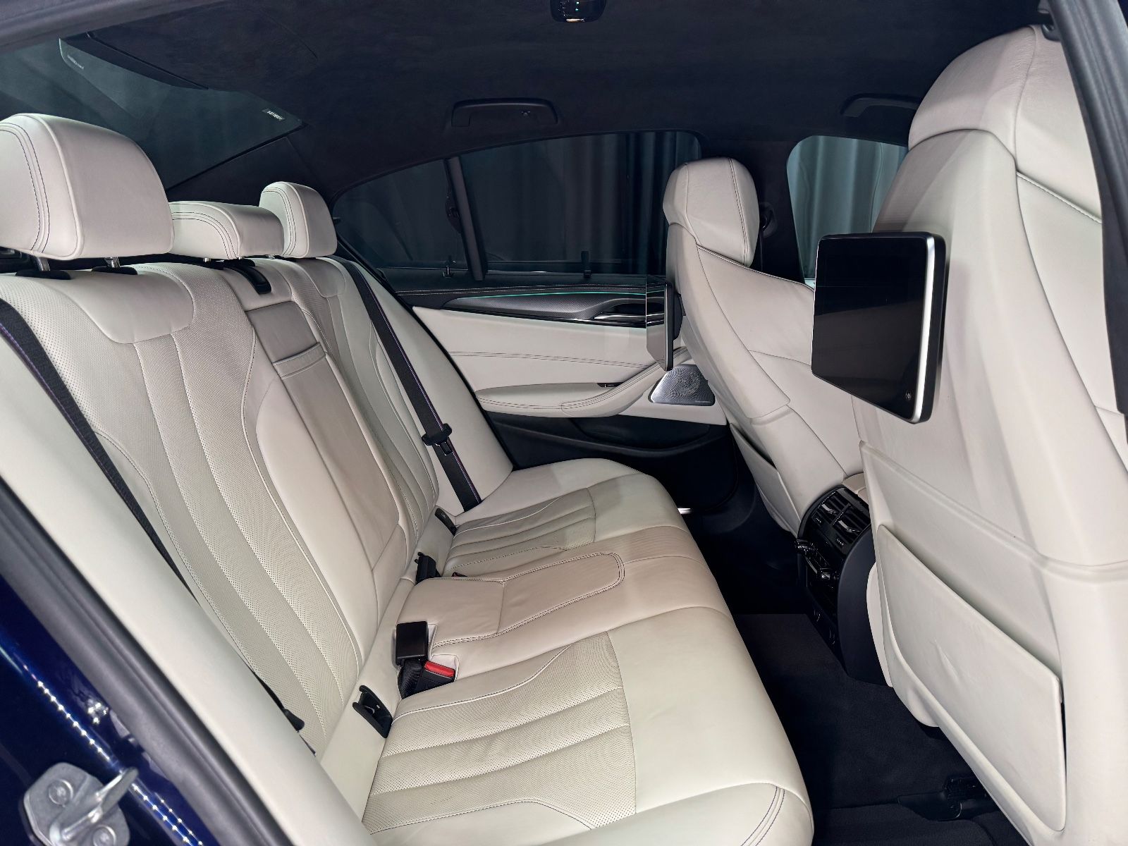 Fahrzeugabbildung BMW M5 LIM|BOWERS|TV|KERAMIK|INDIVIDUAL|VOLL