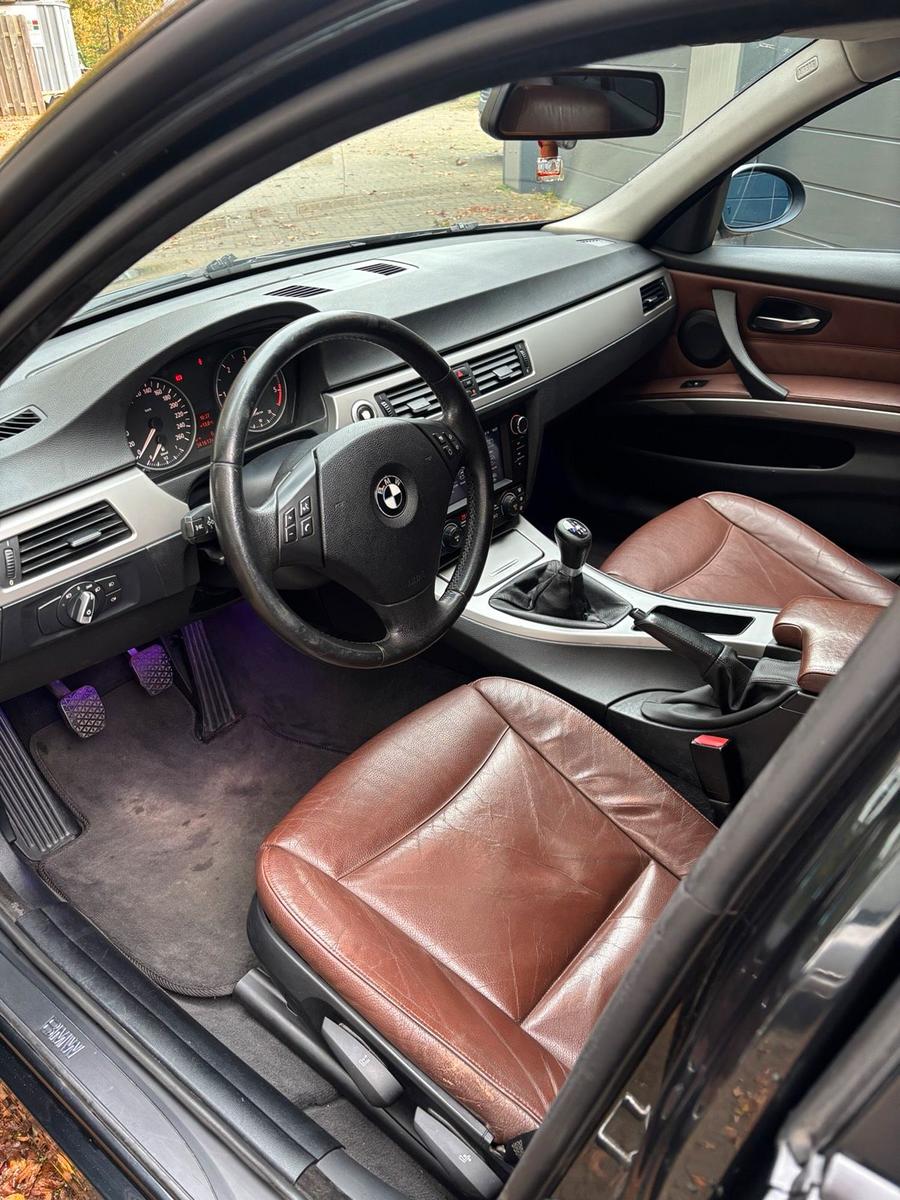 BMW 330 2006 — photo 13