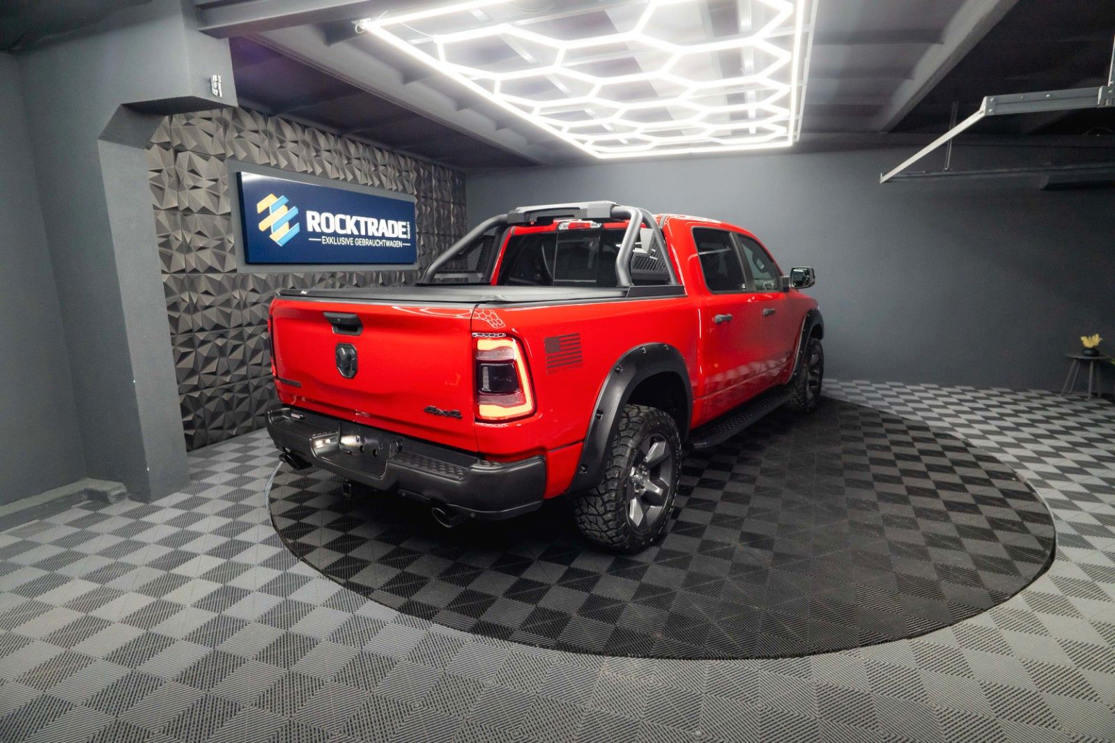 Fahrzeugabbildung Dodge RAM 5.7 V8 HEMI 4x4 Built to Serve AXLE LOCK FOX