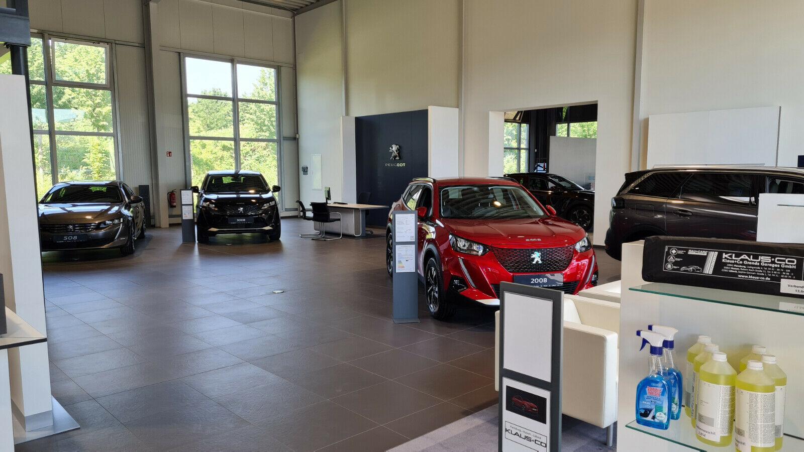 showroom-image-top