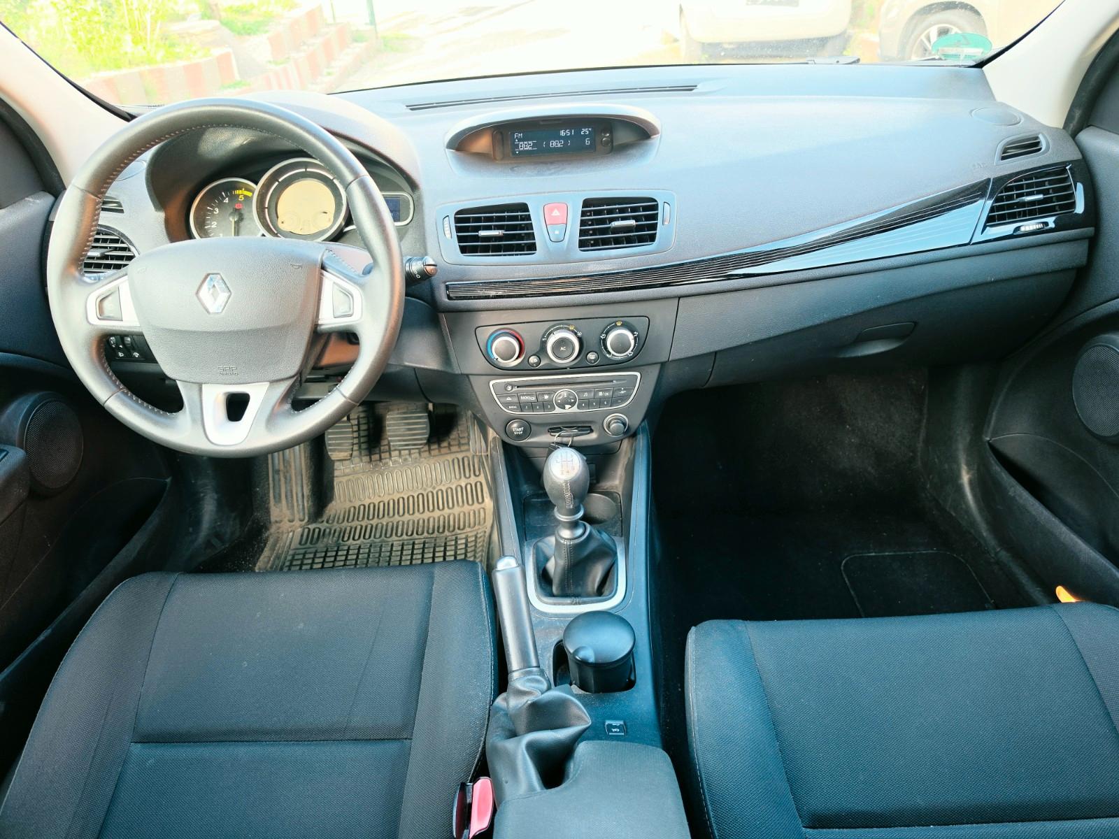 Renault Megane 2011 — photo 7