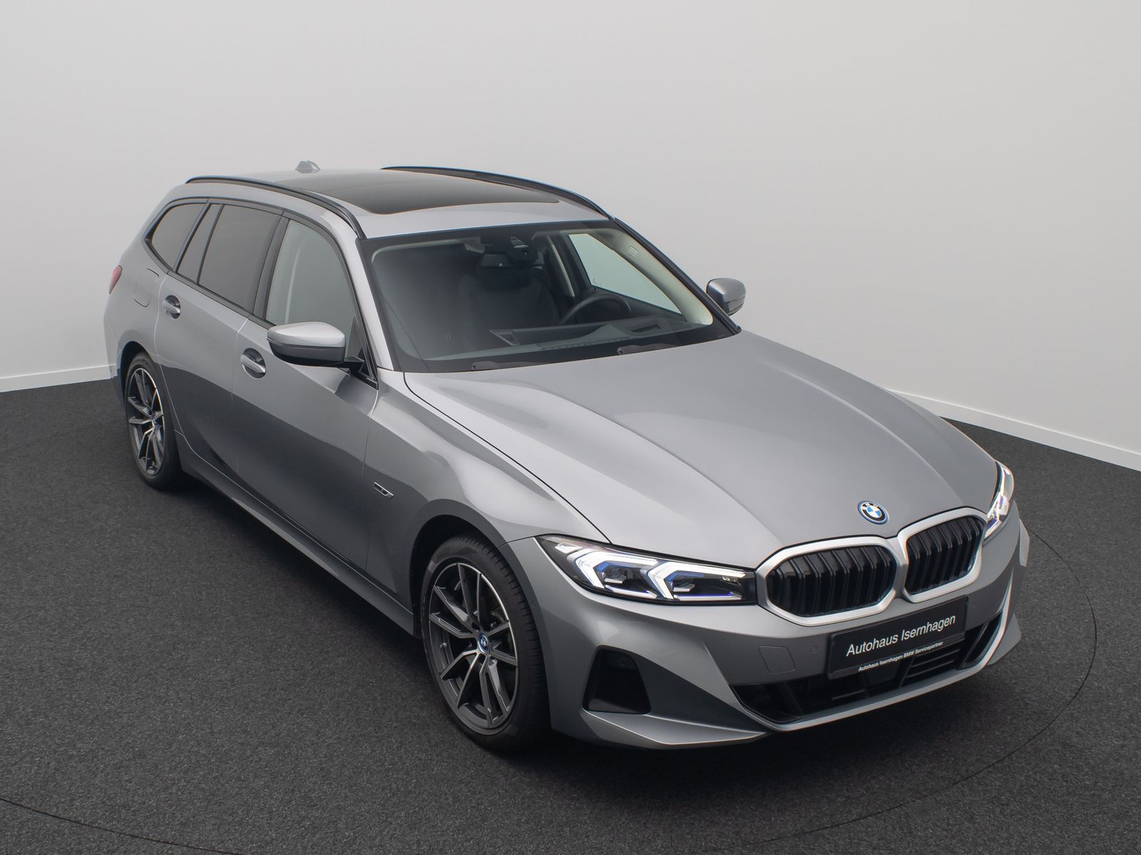 Fahrzeugabbildung BMW 320e Kamera DAB Leder Panorama Sport HUD 18Zoll