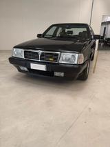 Lancia Thema Ferrari - schwarze Lancia Thema