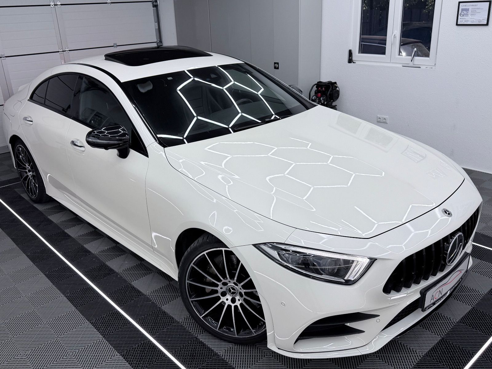 Fahrzeugabbildung Mercedes-Benz CLS 400 d 4Matic AMG-LINE/360*/BURMESTER/DESIGNO