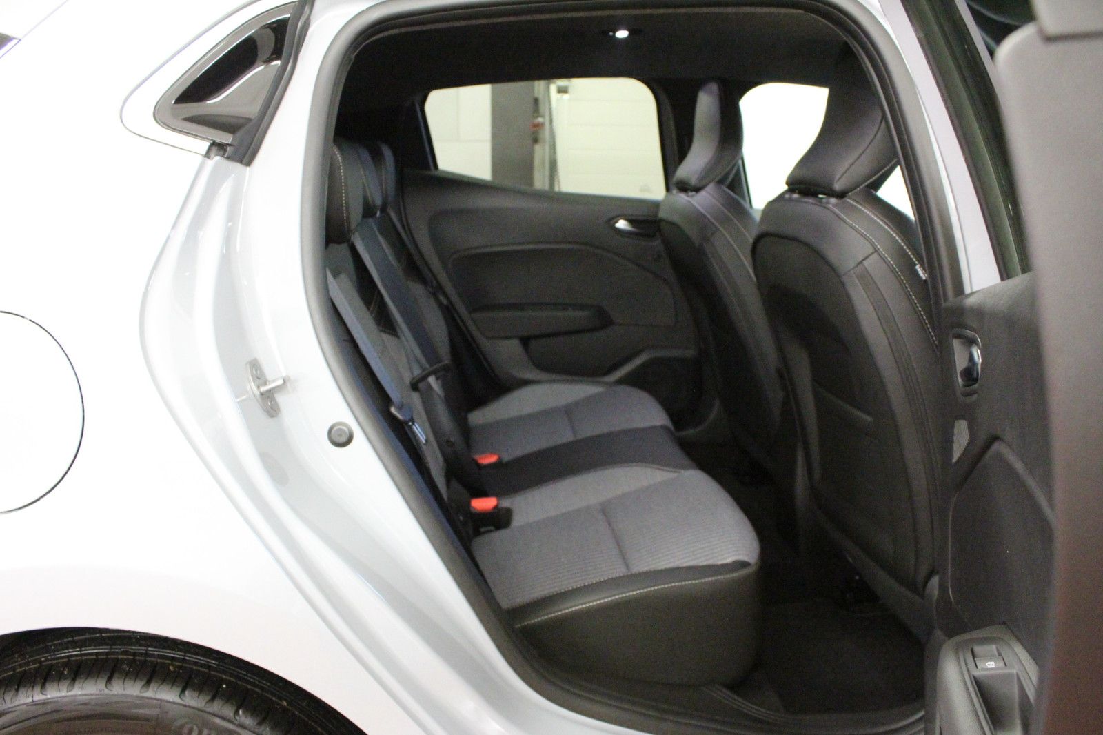 Fahrzeugabbildung Renault Clio TCe 90 Techno *Look-Paket*Winter-Paket*Bose