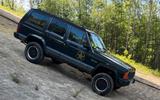 Jeep Cherokee XJ 4.0 1988 Oldtimer - Jeep Cherokee mit Benzin-Antrieb: Geländewagen, 4.0