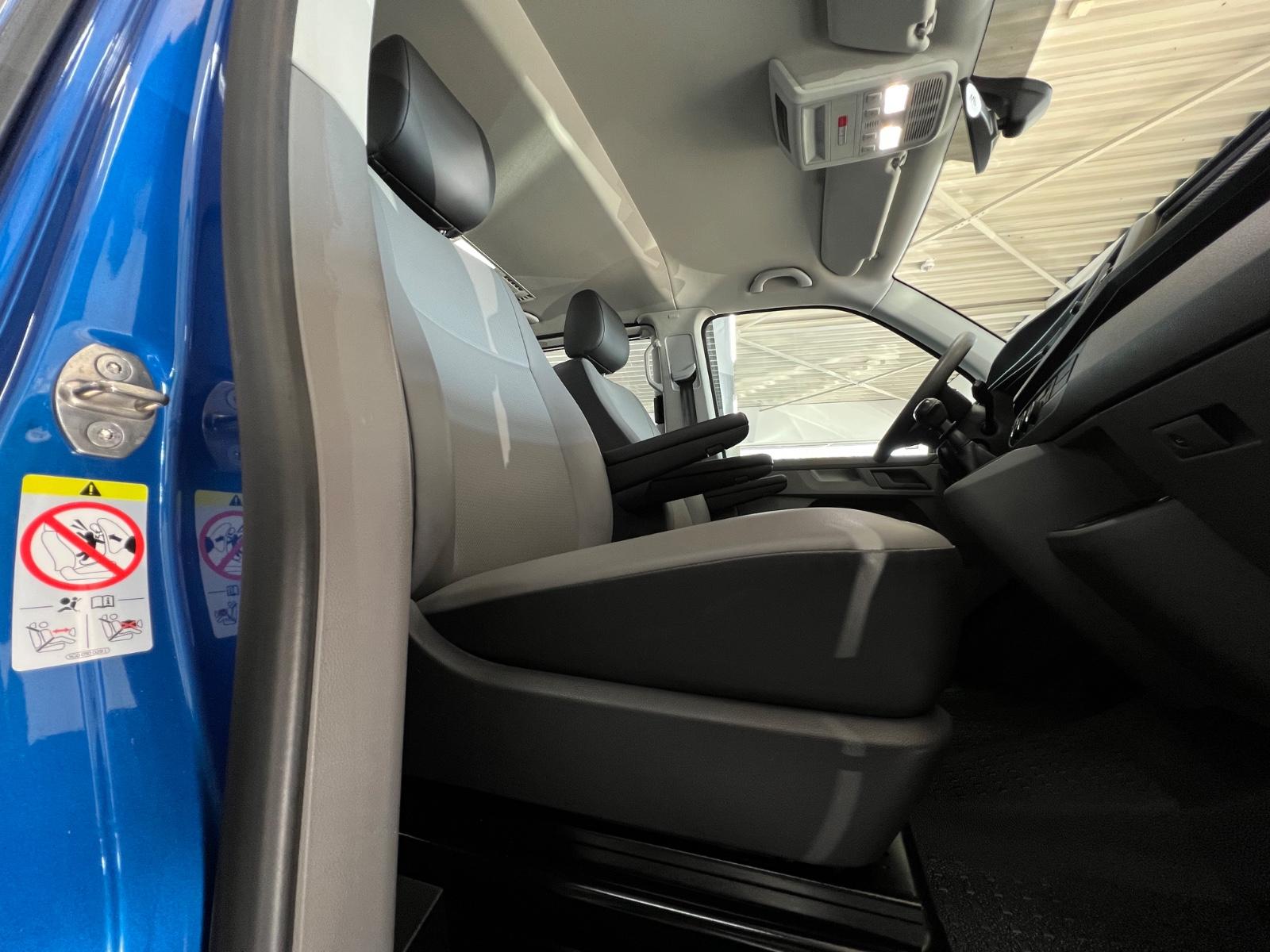 Volkswagen T6.1 2.0 TDI Caravelle Comfortline SH+AHK+LS+8S