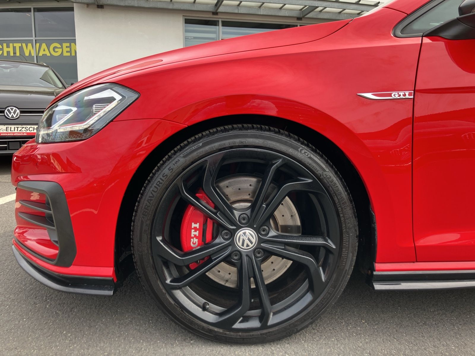 Fahrzeugabbildung Volkswagen Golf VII GTI TCR Start-Stopp DSG LED Navi Pano A