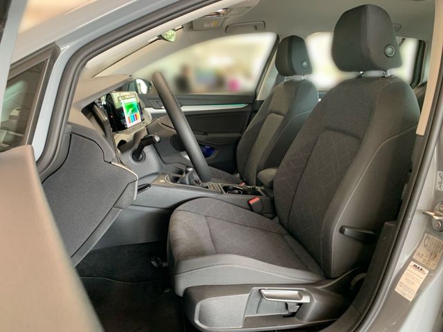 Golf VIII Variant 2.0 TDI LIFE +LED+ACC+APP+DCP+