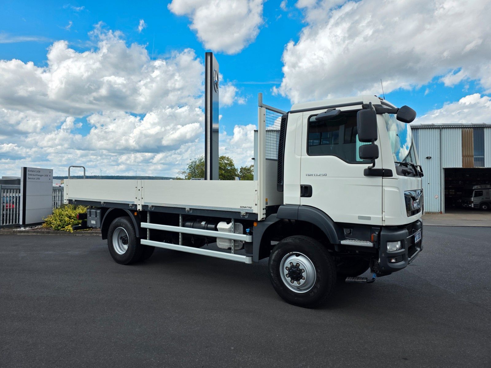 Fahrzeugabbildung MAN TGM 13.250 4x4 BL Allrad 37.917km Klima 3 Sitze