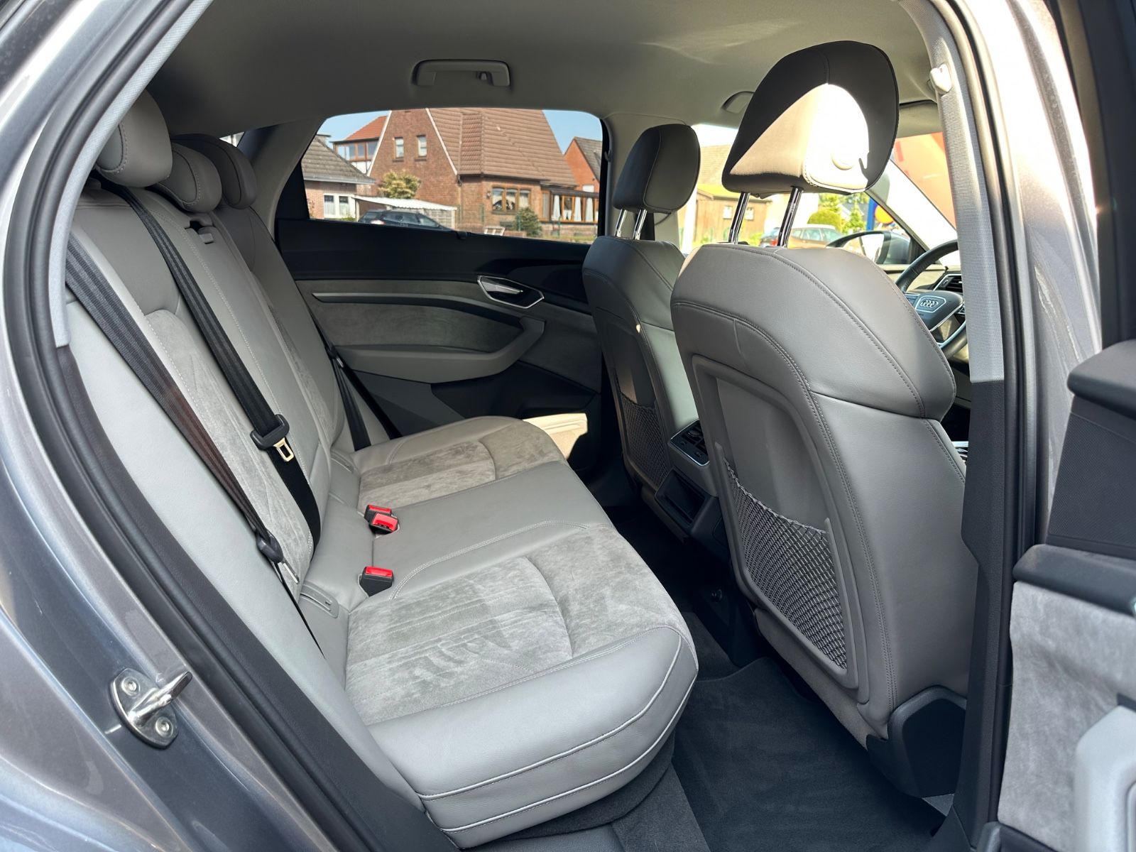 Fahrzeugabbildung Audi e-tron Sportback 50 quattro advanced AHK/ACC/HUD