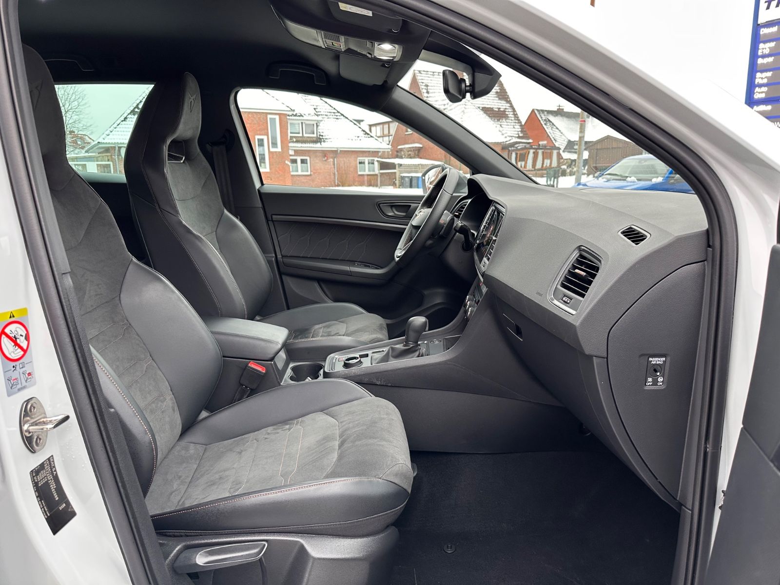 Fahrzeugabbildung CUPRA Ateca 1.5 TSI DSG ACC/Navi/SHZG/eHeck/LED/Travel