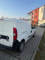 Fiat Doblo - Fiat Doblo mit Diesel-Antrieb: Kombi, mit Klimaautomatik