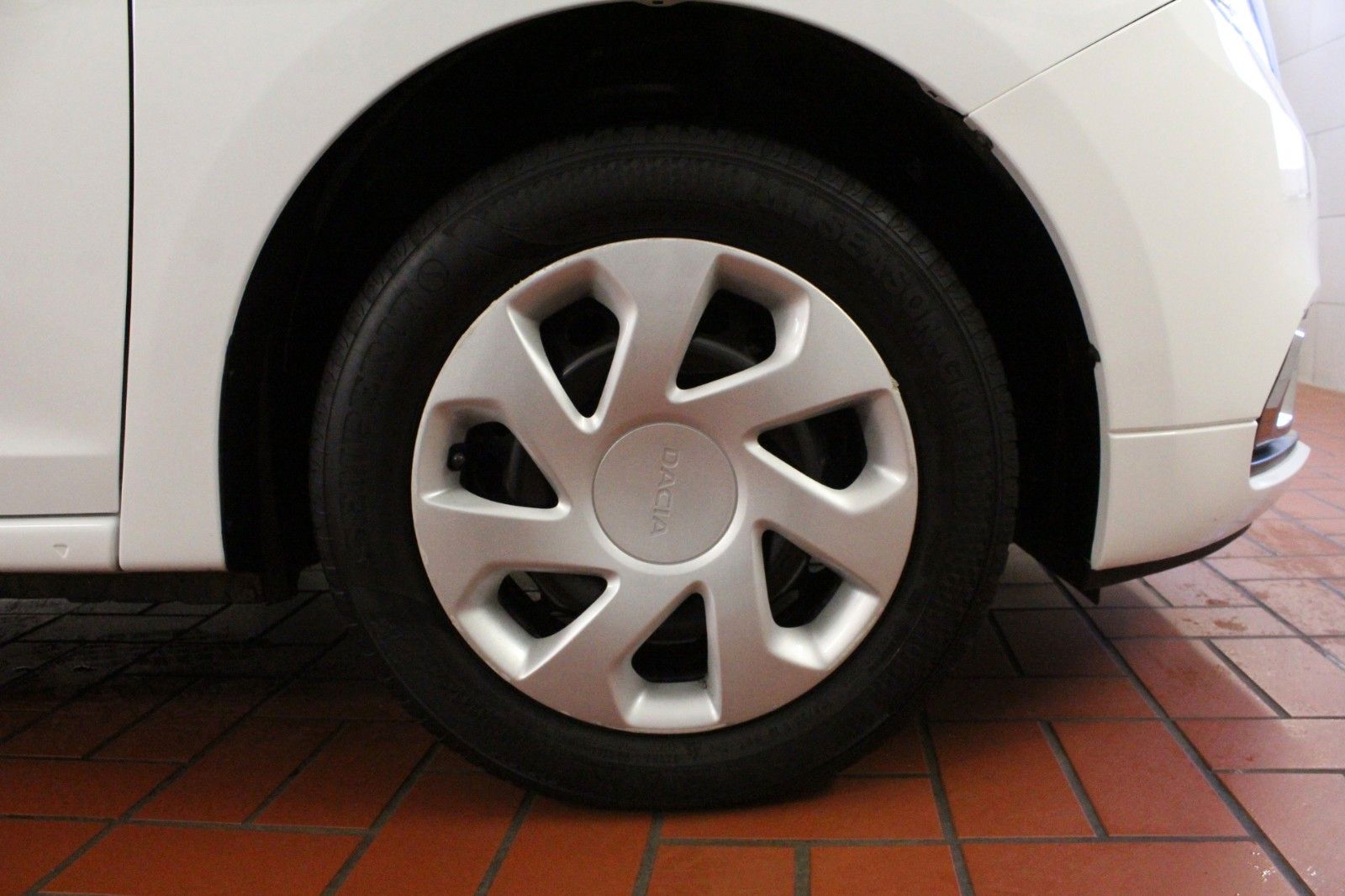 Fahrzeugabbildung Dacia Sandero TCE 100 Eco G*Klima*Radio/CD*LPG