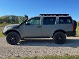 Nissan Pathfinder 2.5 dCi DPF SE - graue Nissan Pathfinder