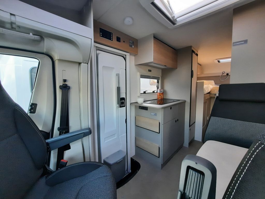 Fahrzeugabbildung LMC Tracer V 670 Verfüg./Sparen Sie 10.691,- €