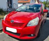 Toyota Verso 2.2l D-CAT  - rote Toyota Verso