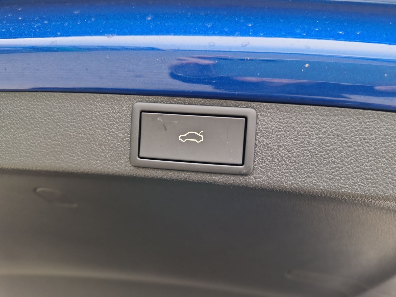 Fahrzeugabbildung SKODA Octavia Combi Sportline 1.5 TSI Matrix LED HUD R