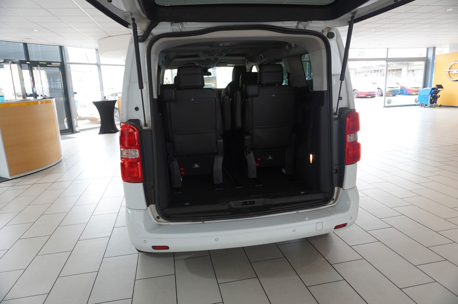 Fahrzeugabbildung Opel Zafira Life Tourer 2.0D "M" NAVI/LED/KAMERA/SHZ