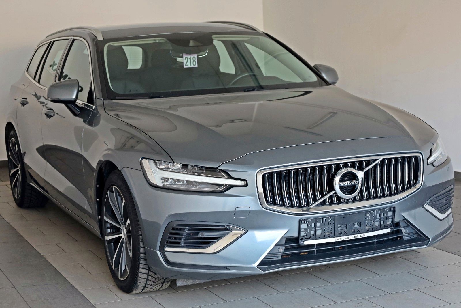 Fahrzeugabbildung Volvo V60 T6 AWD Inscription Expr. Leder,Navi,LED,SH