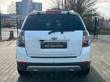 Chevrolet Captiva 2.2 D 4WD/AUTM./7SITZE/KAMERA/SCHECKHEFT - Chevrolet Captiva aus 2012 mit Diesel-Antrieb