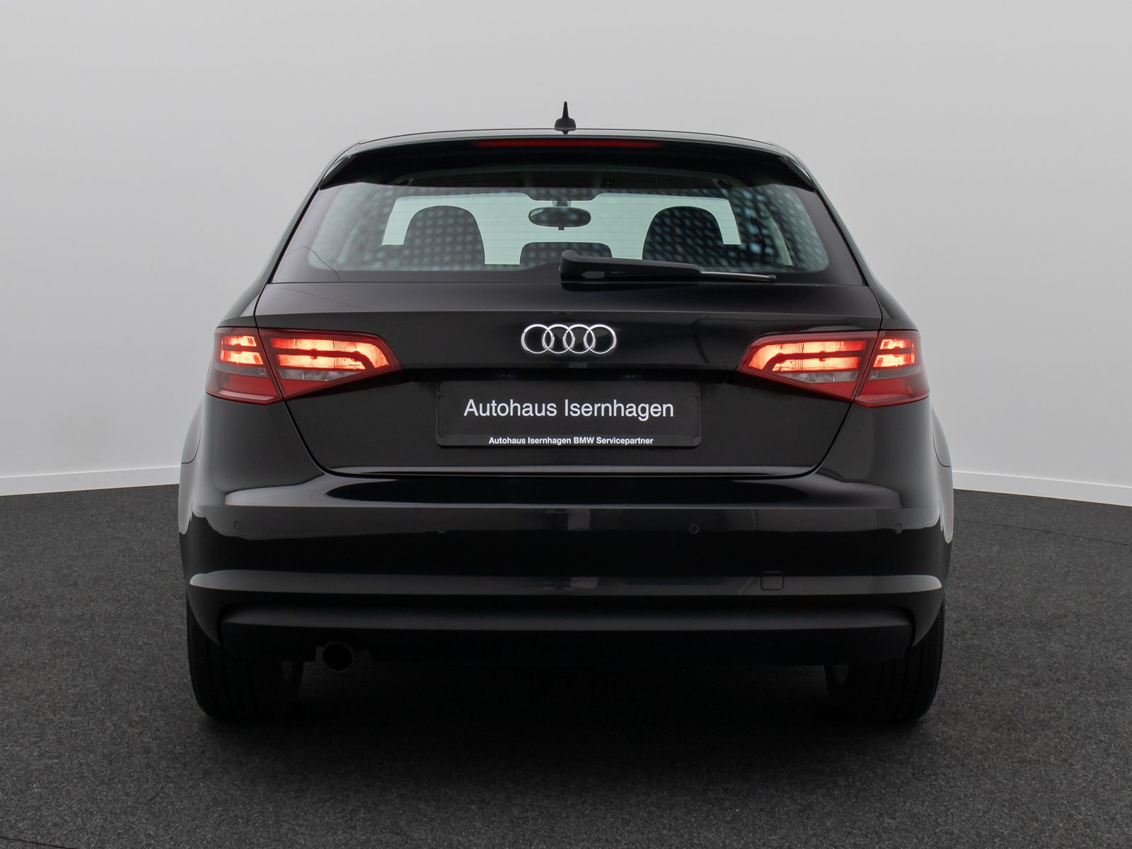 Fahrzeugabbildung Audi A3 Attraction PDC KlimaAut HiFi Sitzheizung LM