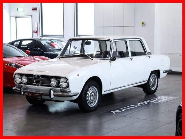 Alfa Romeo ALFA ROMEO 1750 BERLINA - ITALIANA - SERVICE BOO