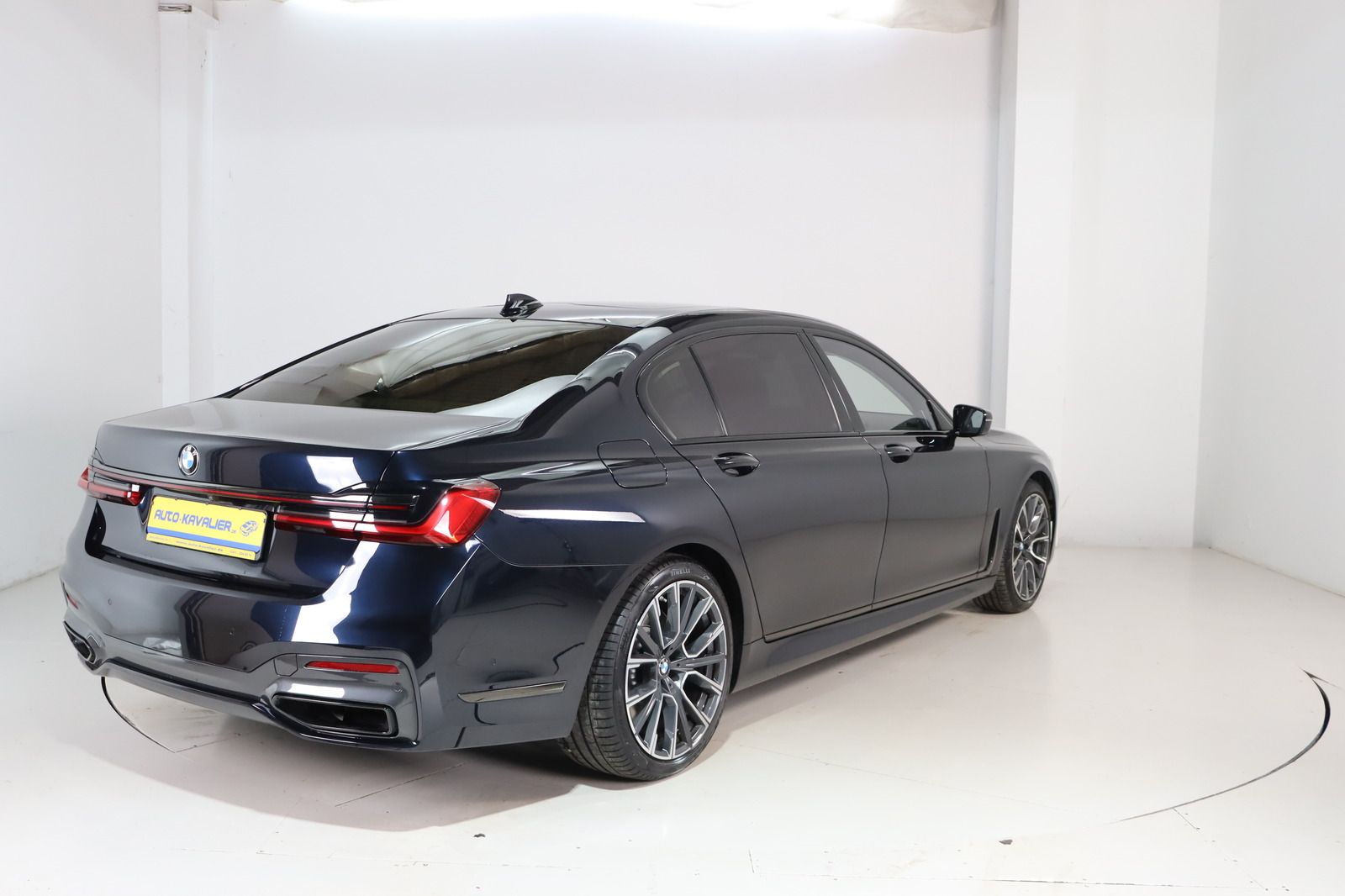 Fahrzeugabbildung BMW 750 L i xDrive M Paket Night-Vision * 4x Massage