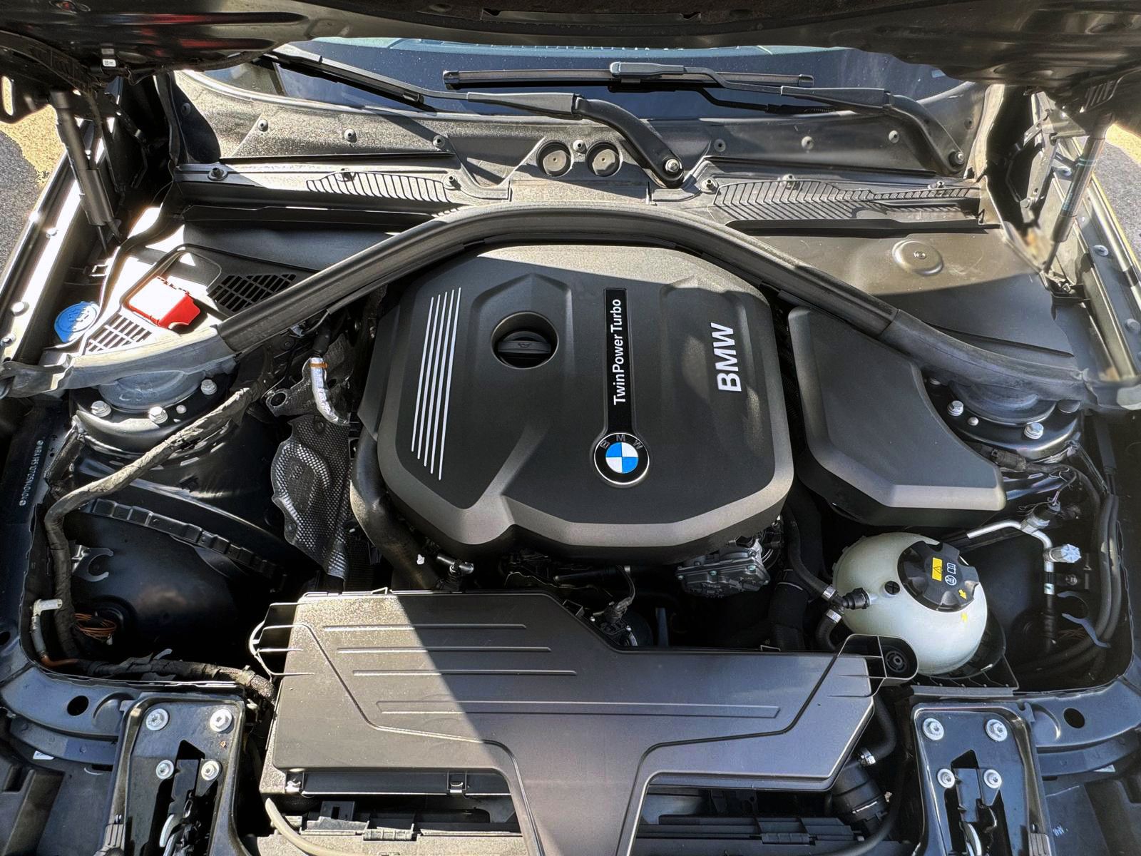 Fahrzeugabbildung BMW 118i 5-trg. Aut. Advantage LED TEMP PDC SHZ NAV