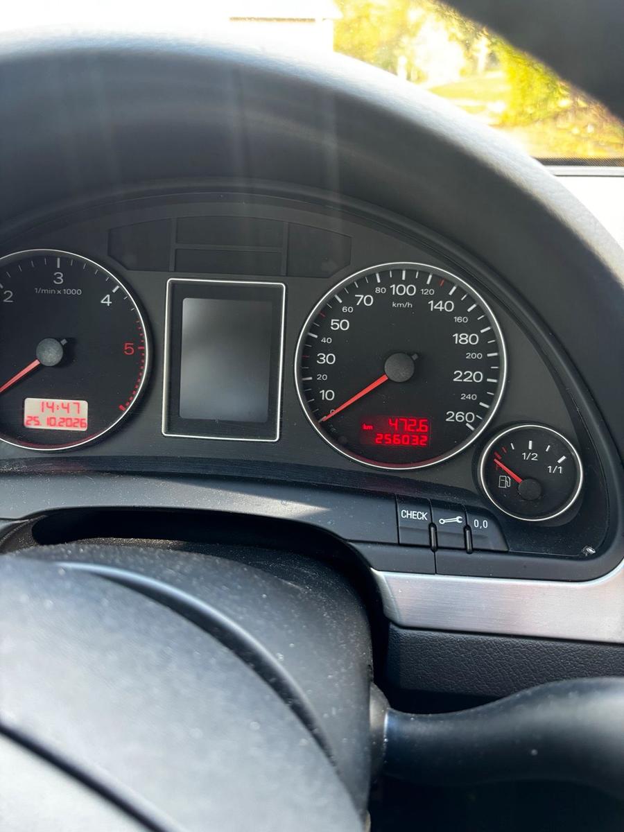 Audi A4 2005 — photo 7