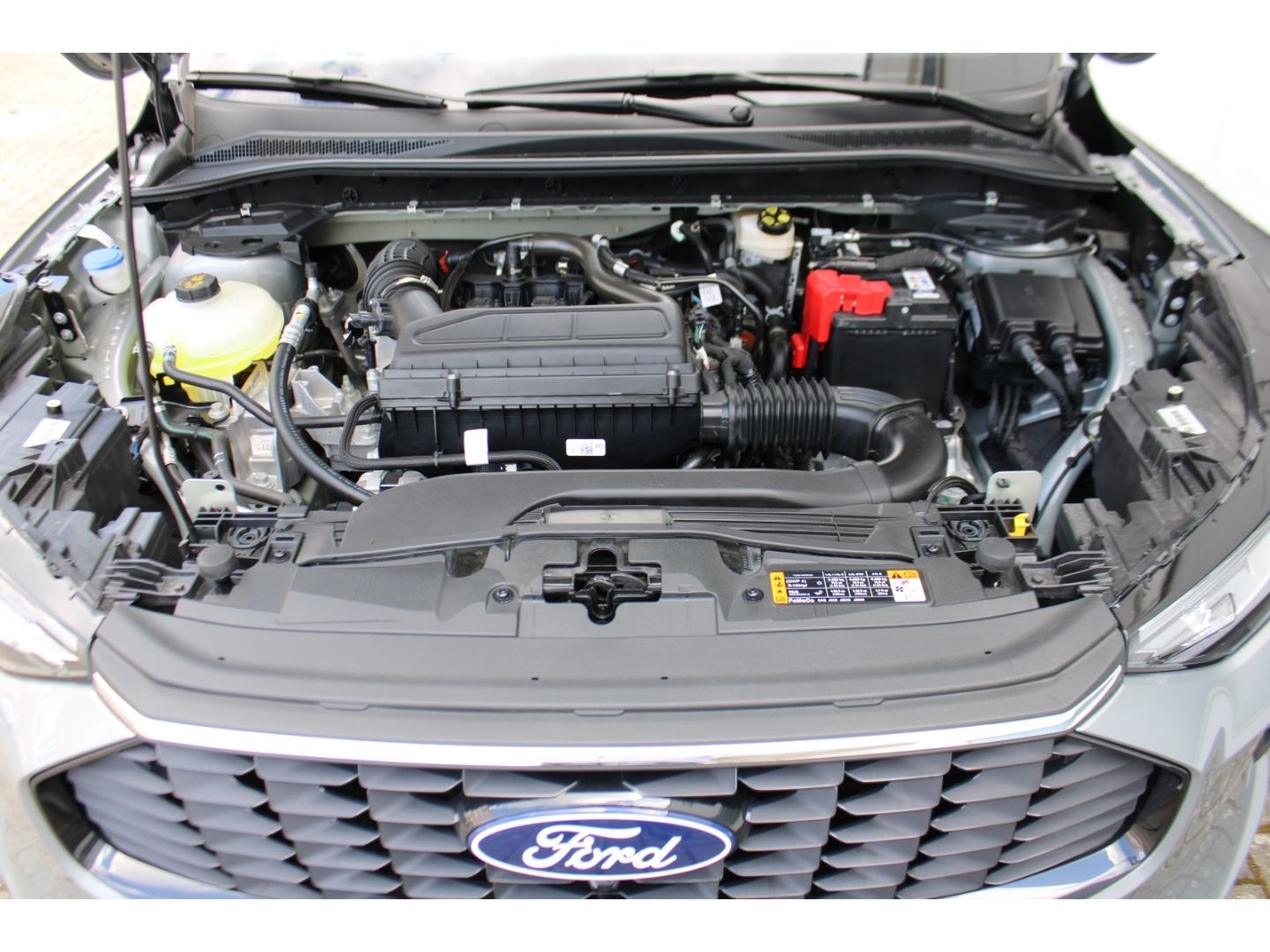 FORD Kuga 1,5 EcoBoost Titanium ACC LED 360 Gr. Navi - Image 28