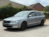 Skoda Superb Combi Elegance 4x4 VOLLAUSSTATTUNG - Skoda Superb mit Benzin-Antrieb: Elegance