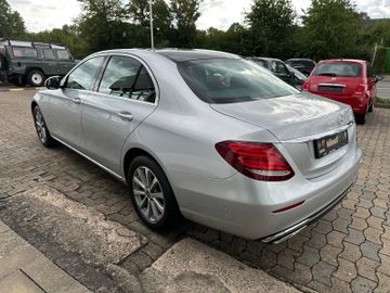 Fahrzeugabbildung Mercedes-Benz E 250 Limousine Avantgarde Pano