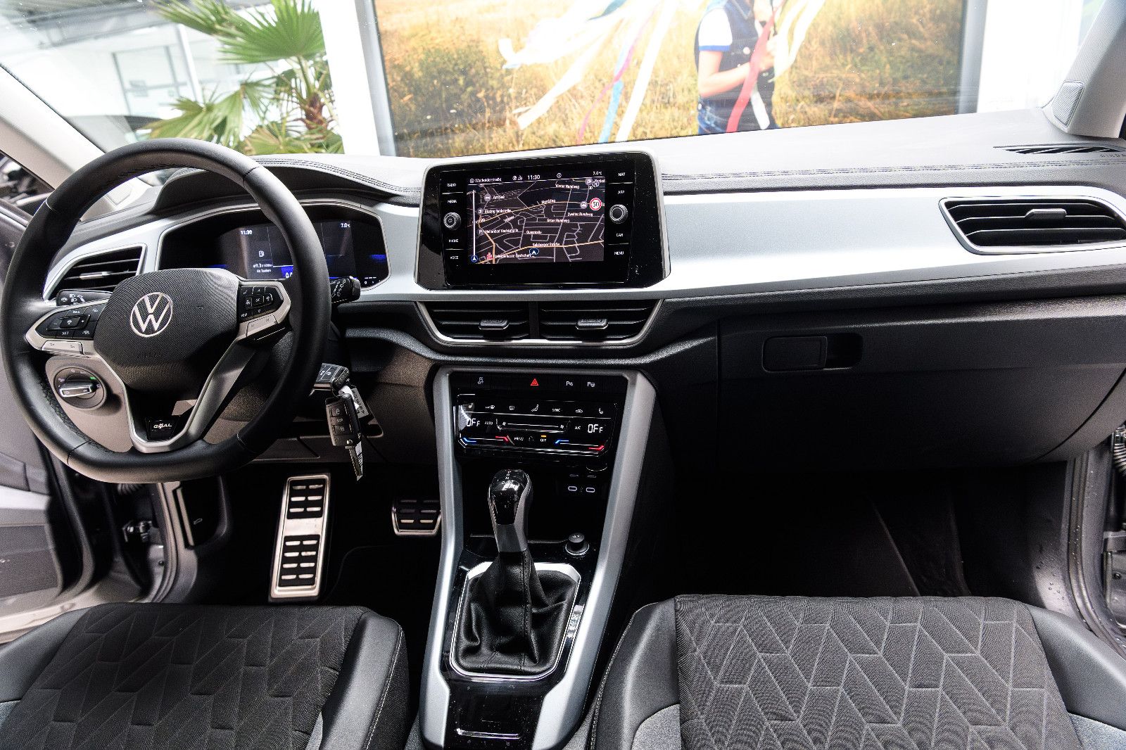 Fahrzeugabbildung Volkswagen T-Roc Goal+LED+AHK+NAVI+SHZ+ACC+GJR+SIDE.ASS